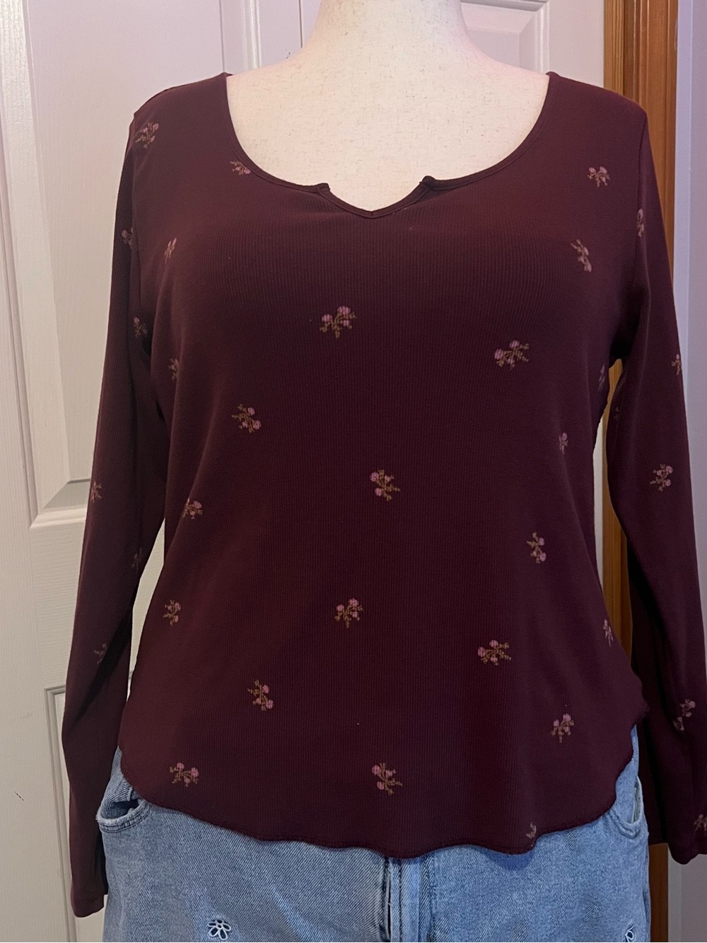 Old Navy Burgundy Long Sleeve Scoop Neck Tee with Tiny Floral Print